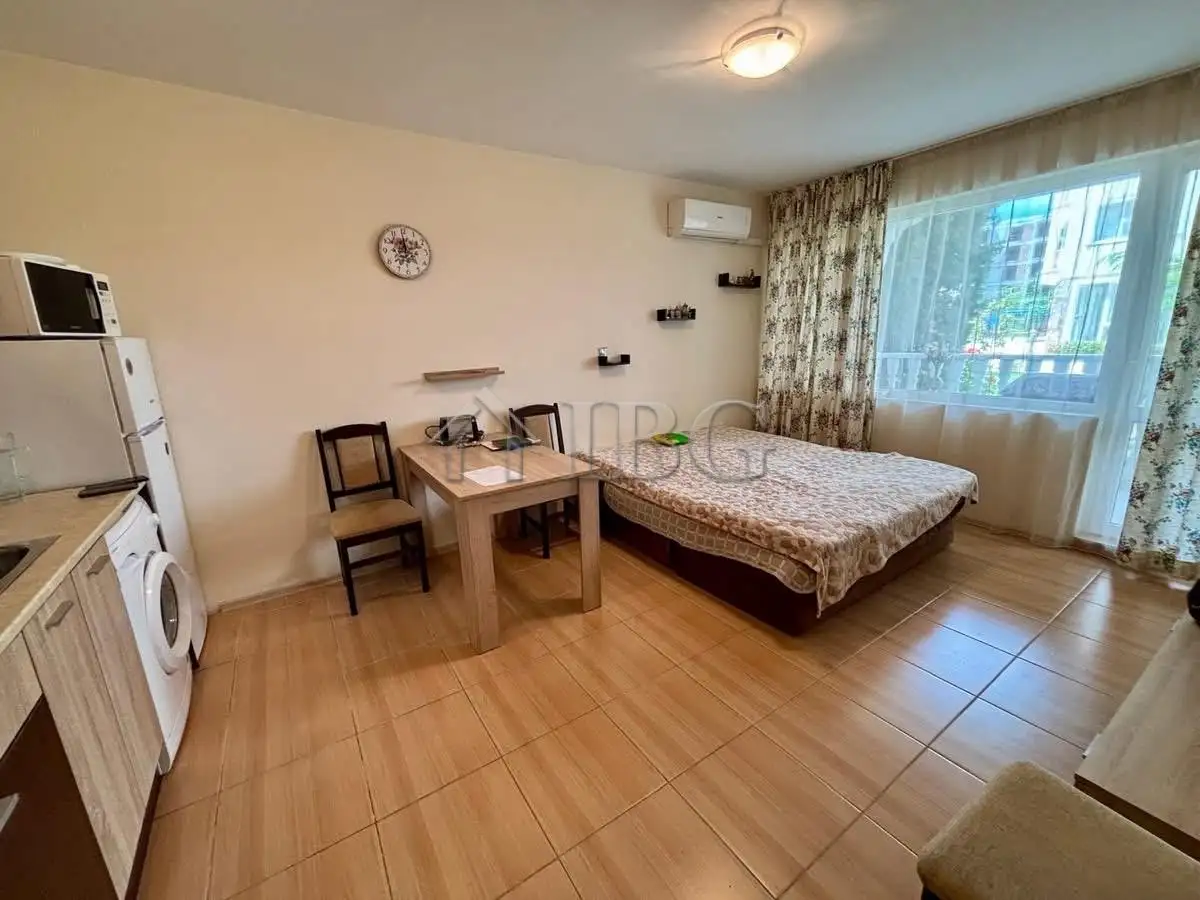 Flat 44m² in Bulgaria, Nessebar. Priced at 72000€ rent photo-4