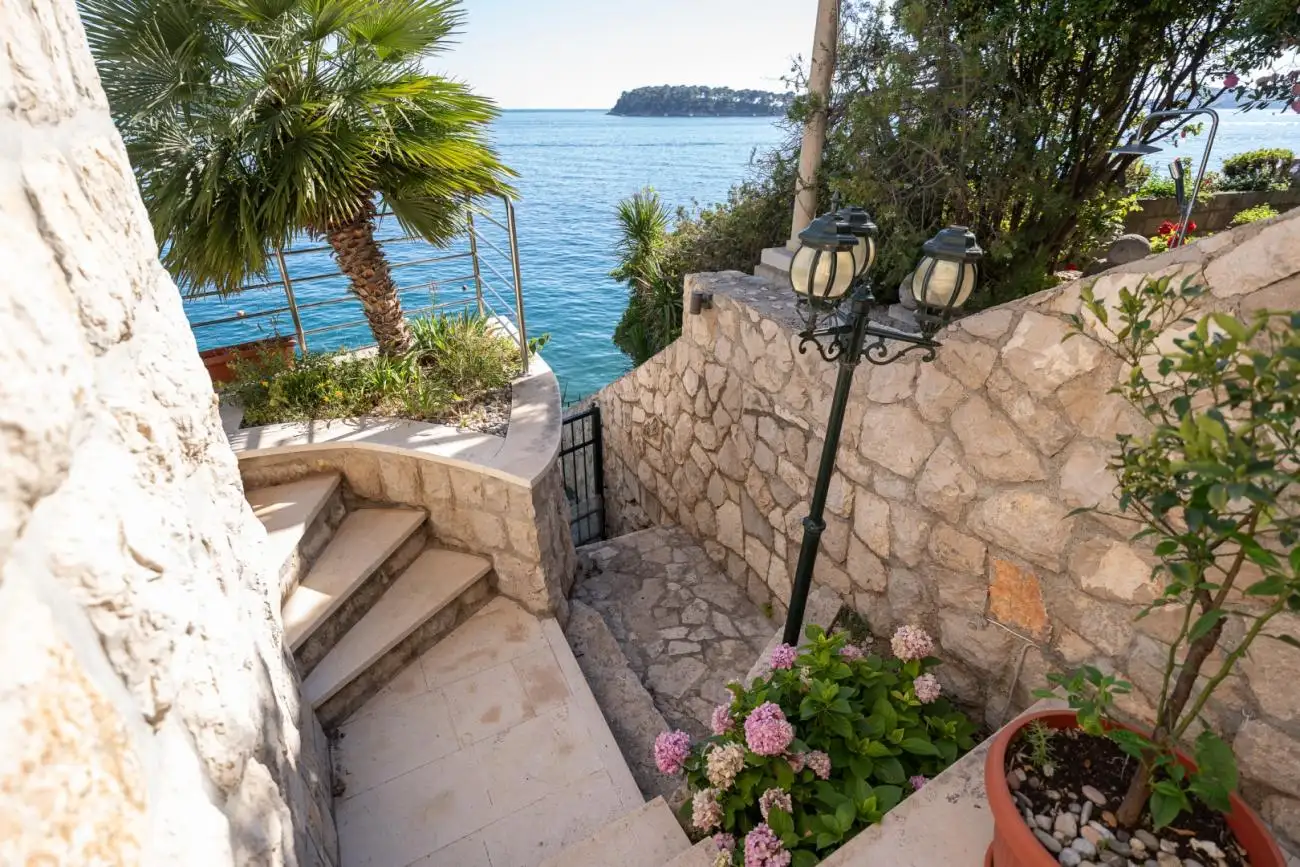 Villa 210m² in Croatia, Dubrovnik. Priced at 4000000€ rent photo-9