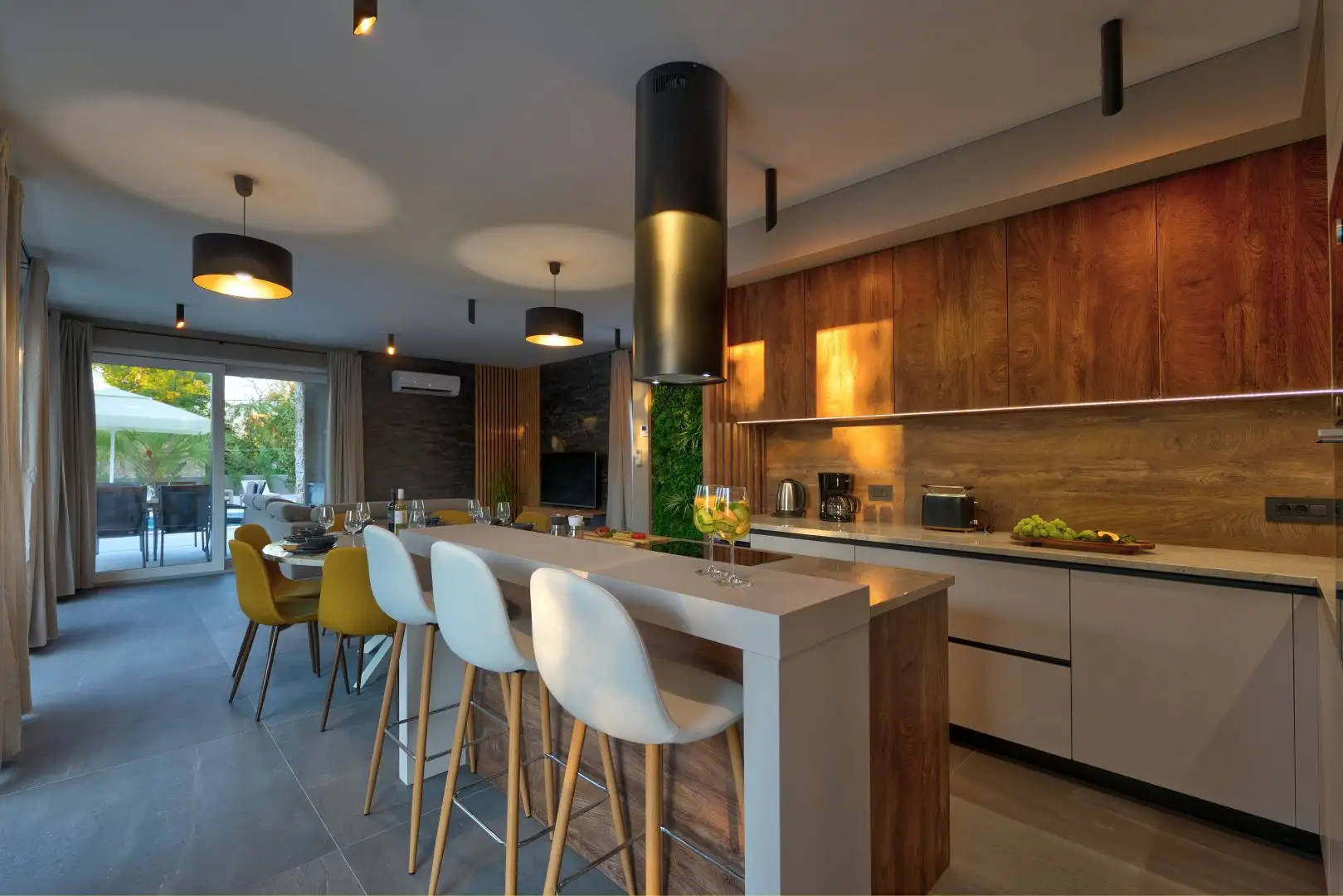 Villa 200m² in Croatia, Loborika. Priced at 635000€ rent photo-7