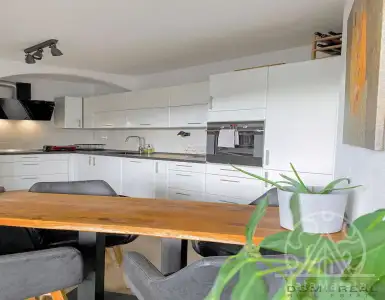 Buy in Slovenia for 325000€