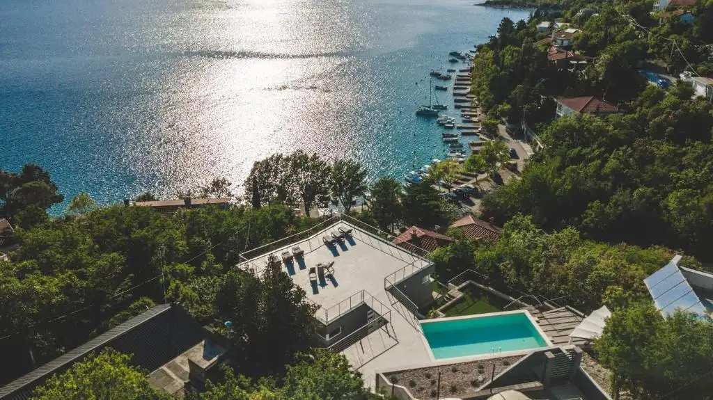 Villa 230m² in Croatia, Jadranovo. Priced at 2100000€ rent photo-1