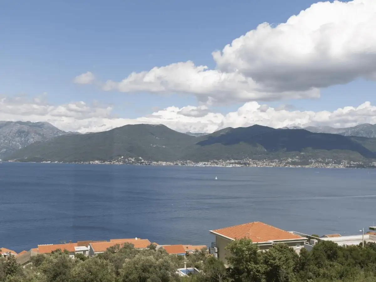 House 328m² in Montenegro, Krasici. Priced at 1800000€ rent photo-9