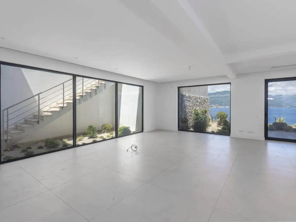 House 328m² in Montenegro, Krasici. Priced at 1800000€ rent photo-10