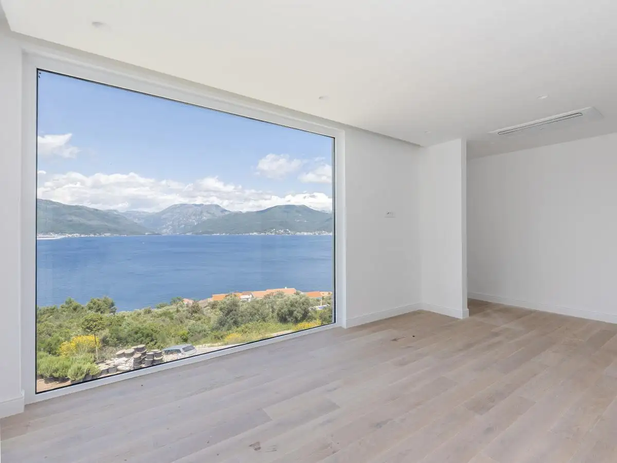 House 328m² in Montenegro, Krasici. Priced at 1800000€ rent photo-11