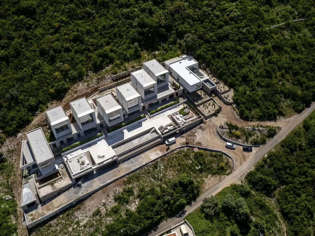 House 328m² in Montenegro, Krasici. Priced at 1800000€ rent photo-12
