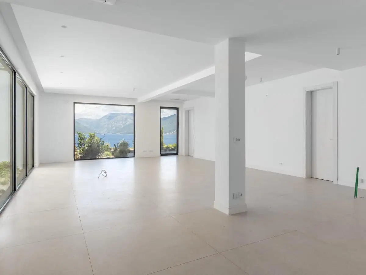 House 328m² in Montenegro, Krasici. Priced at 1800000€ rent photo-19