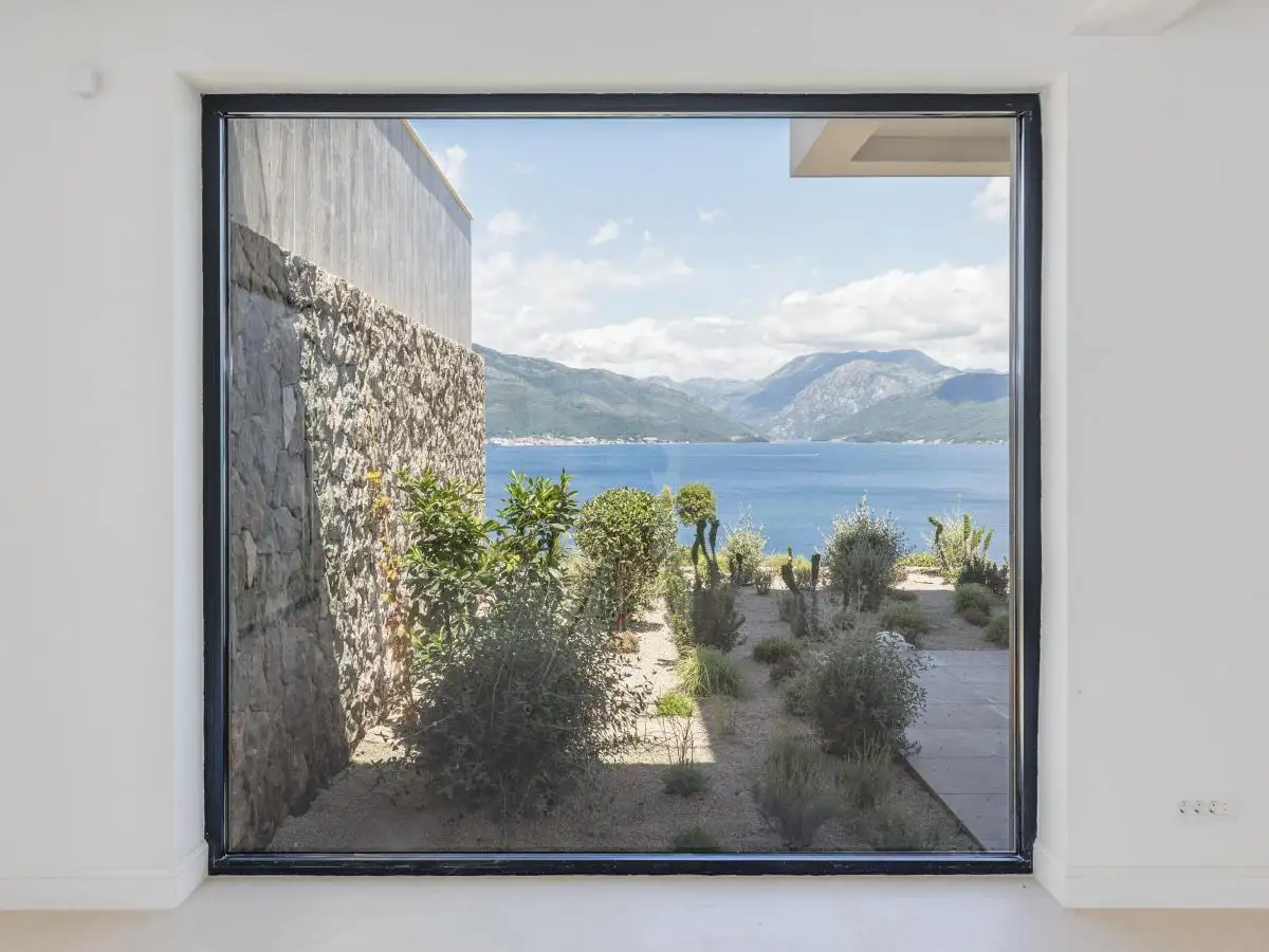 House 328m² in Montenegro, Krasici. Priced at 1800000€ rent photo-23