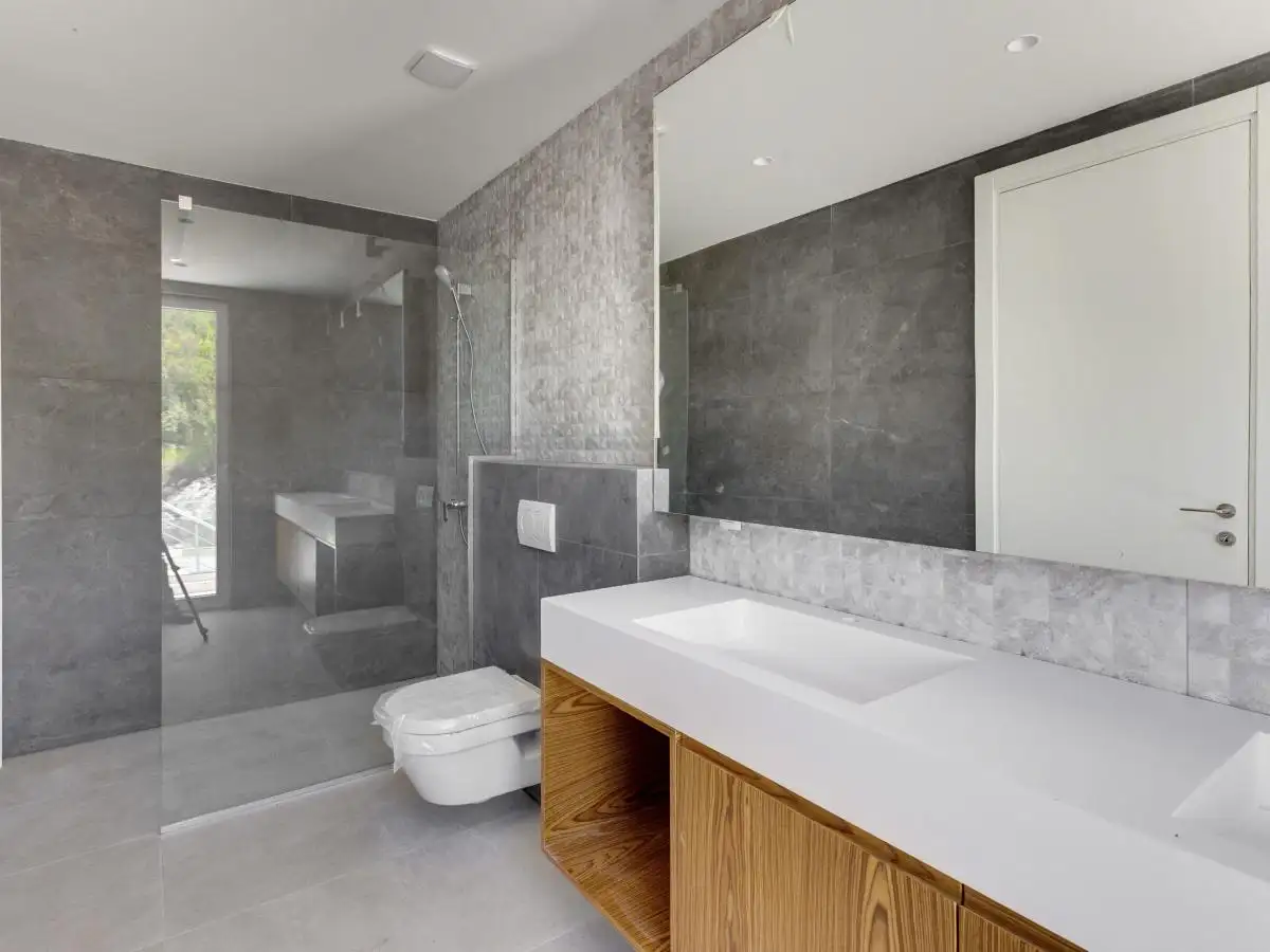 House 328m² in Montenegro, Krasici. Priced at 1800000€ rent photo-24