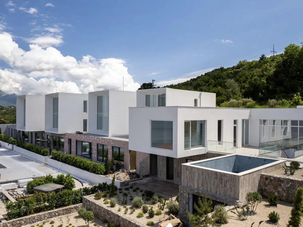 House 328m² in Montenegro, Krasici. Priced at 1800000€ rent photo-26
