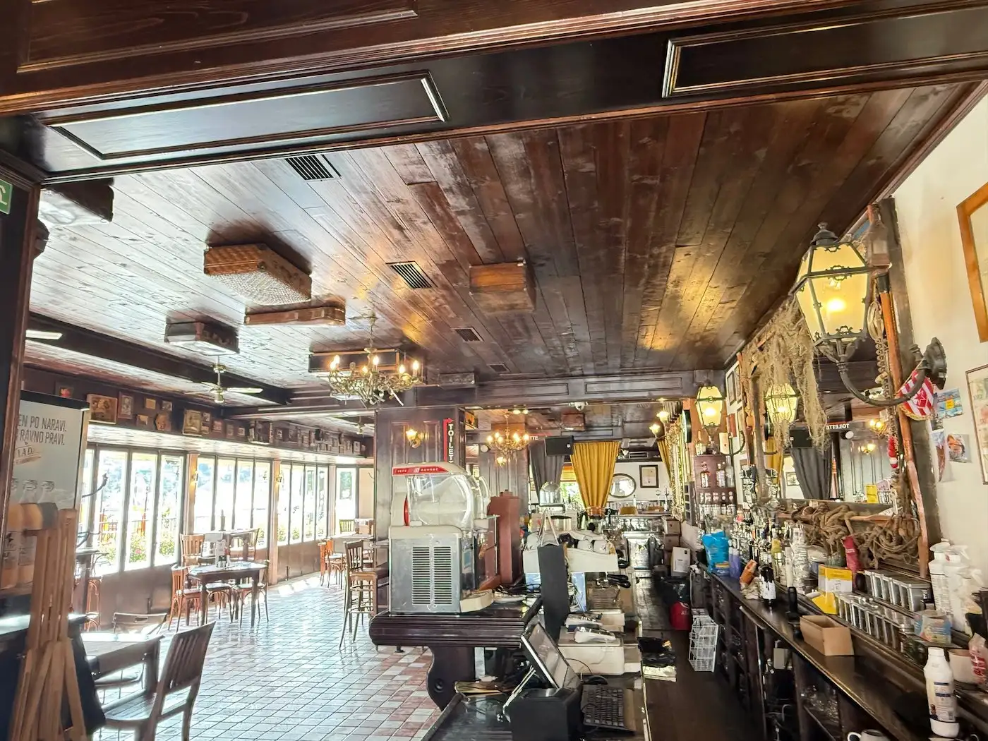 Cafes/Restaurants 273m² in Slovenia, Piran. Priced at 1500000€ rent photo-7