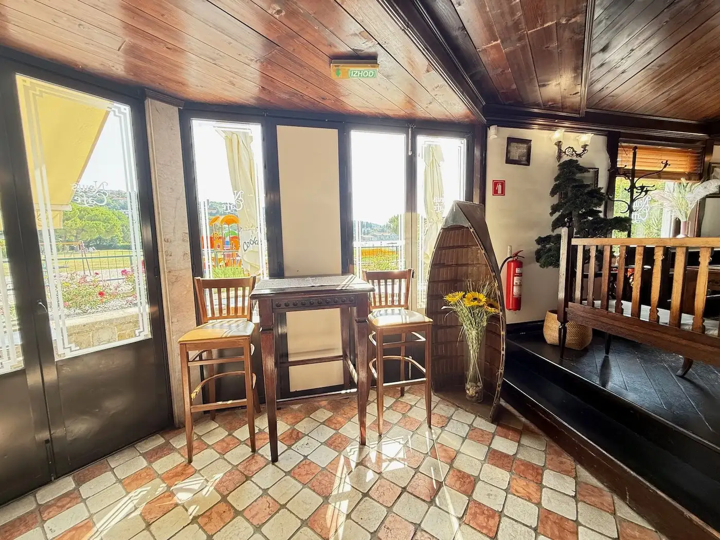 Cafes/Restaurants 273m² in Slovenia, Piran. Priced at 1500000€ rent photo-12