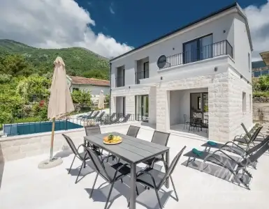 Buy in Montenegro for 890000€