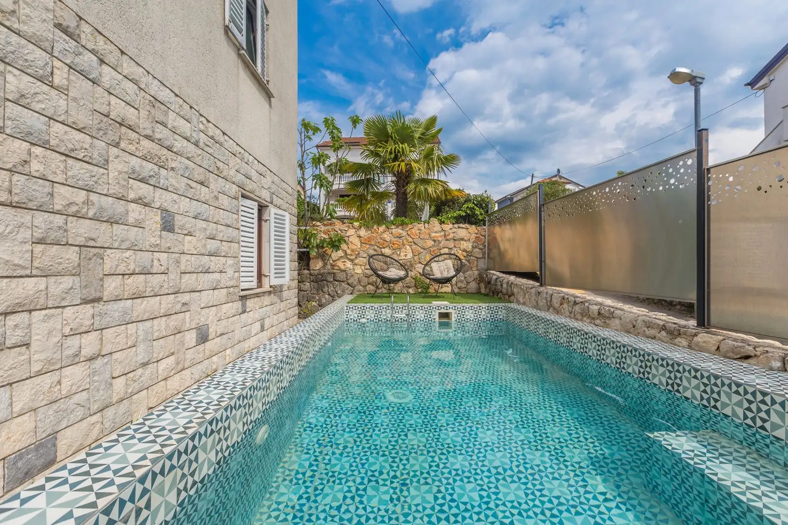 Hotels 400m² in Croatia, Malinska. Priced at 1200000€ rent photo-1