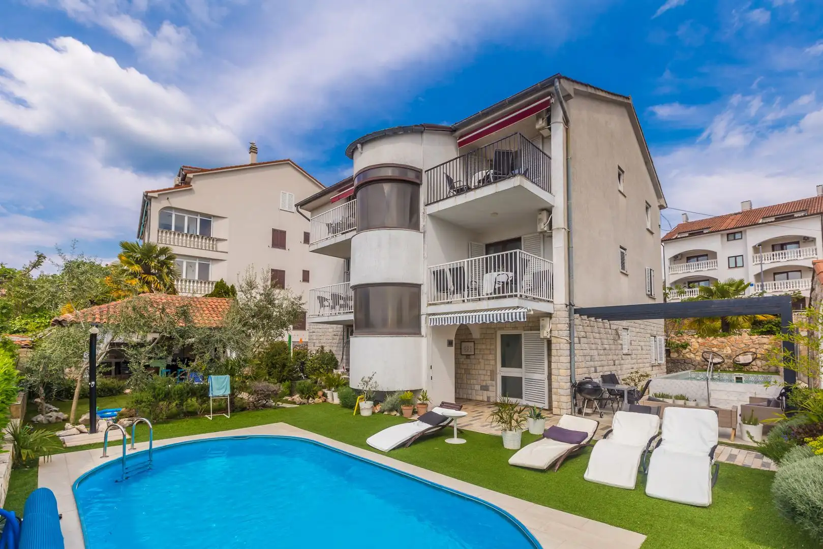 Hotels 400m² in Croatia, Malinska. Priced at 1200000€ rent photo-3