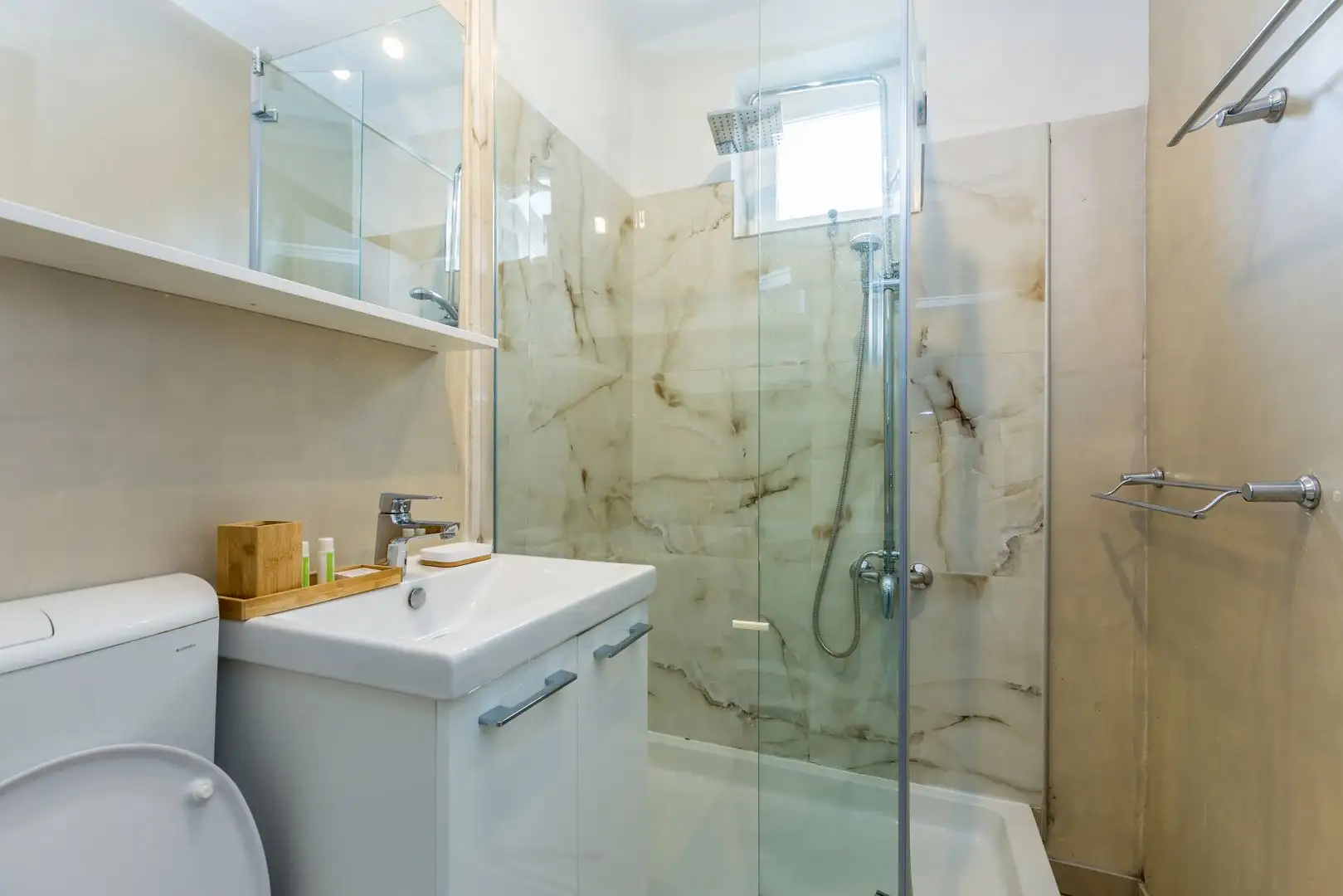 Hotels 400m² in Croatia, Malinska. Priced at 1200000€ rent photo-15