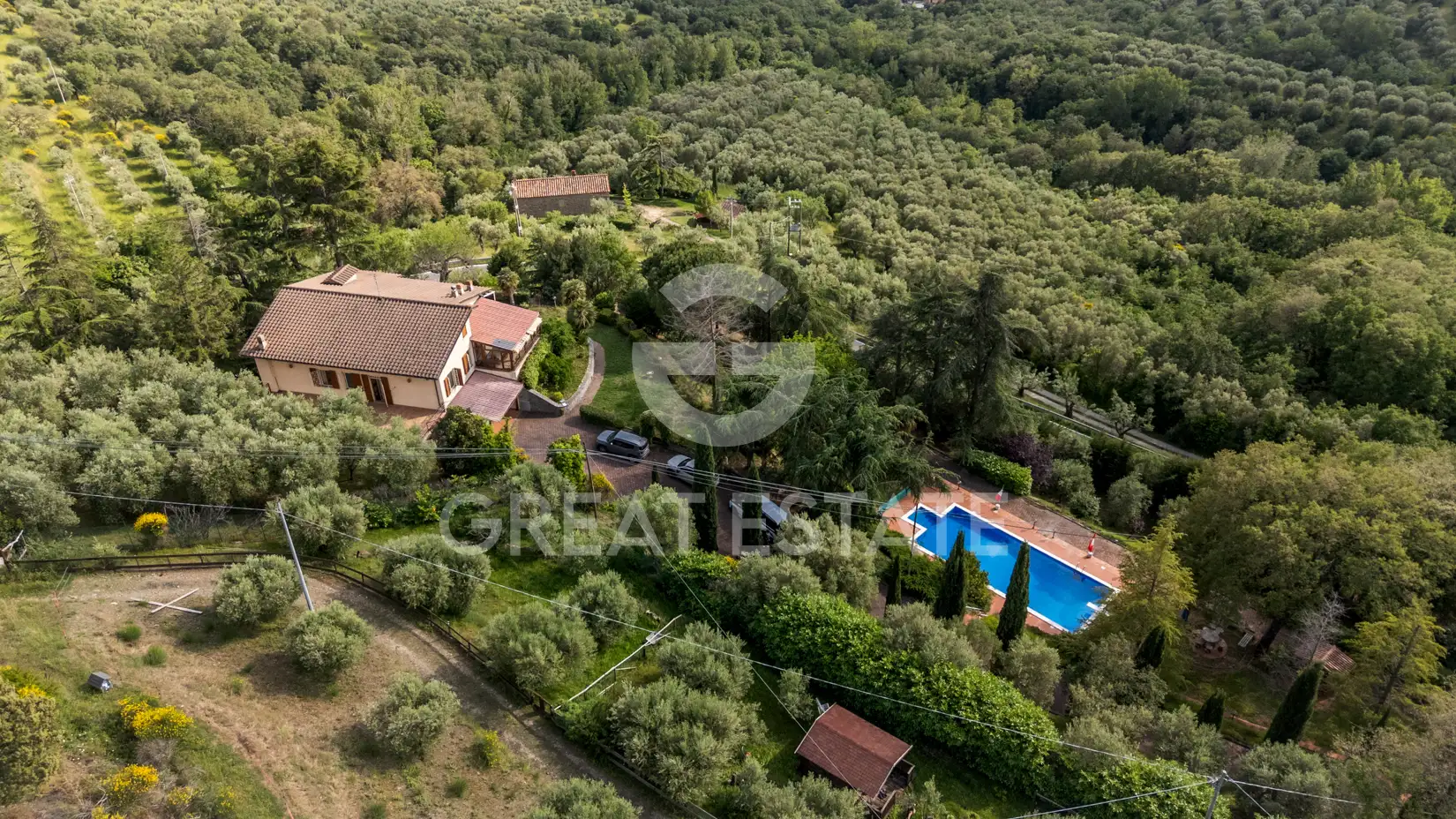 Villa 460m² in Italy, Perugia. Priced at 900000€ rent photo-3