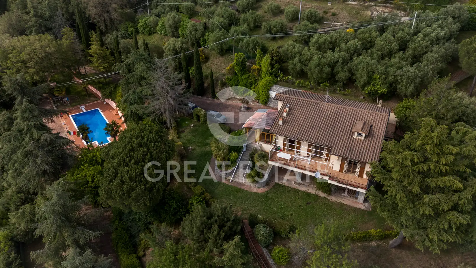 Villa 460m² in Italy, Perugia. Priced at 900000€ rent photo-4