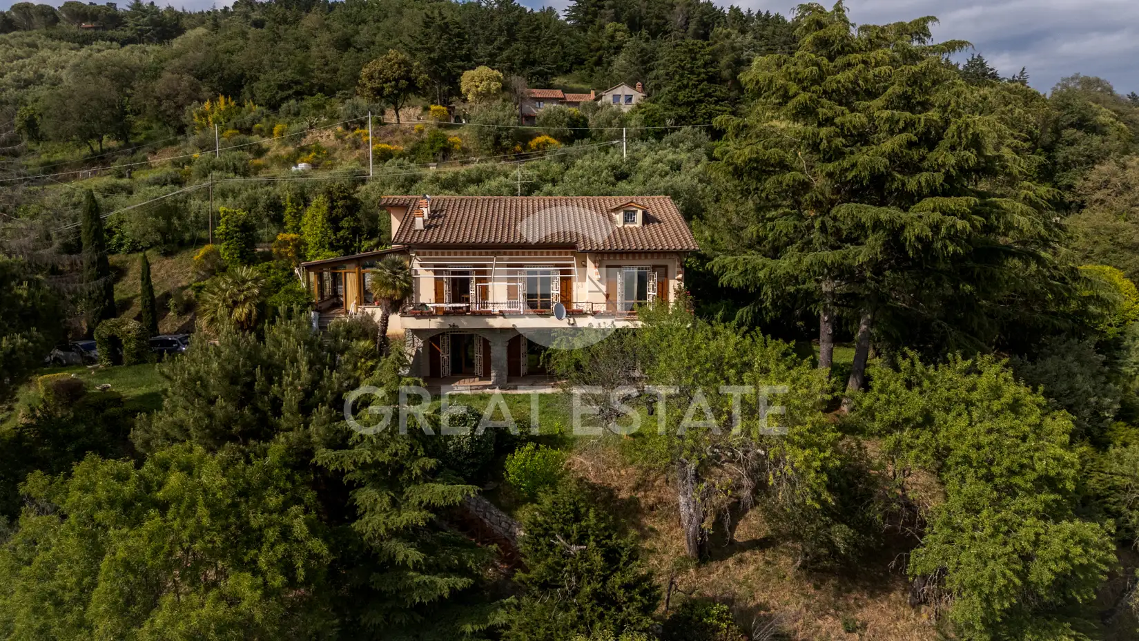 Villa 460m² in Italy, Perugia. Priced at 900000€ rent photo-5