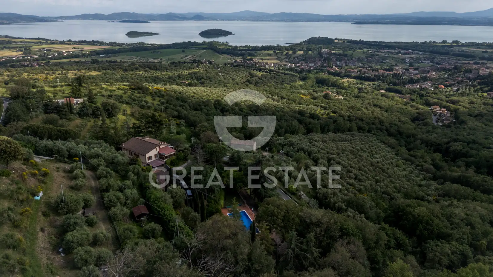 Villa 460m² in Italy, Perugia. Priced at 900000€ rent photo-6