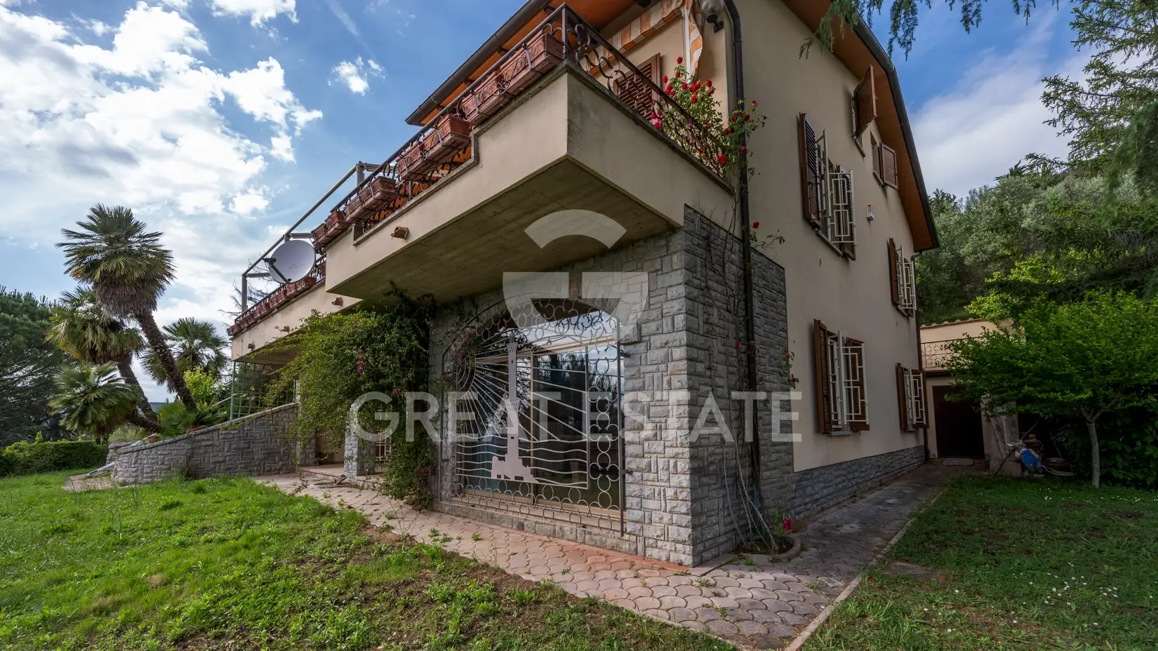 Villa 460m² in Italy, Perugia. Priced at 900000€ rent photo-10