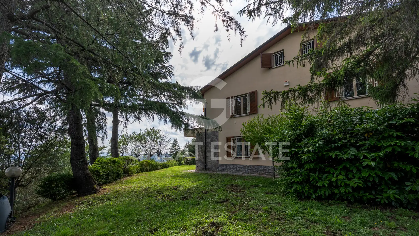 Villa 460m² in Italy, Perugia. Priced at 900000€ rent photo-11