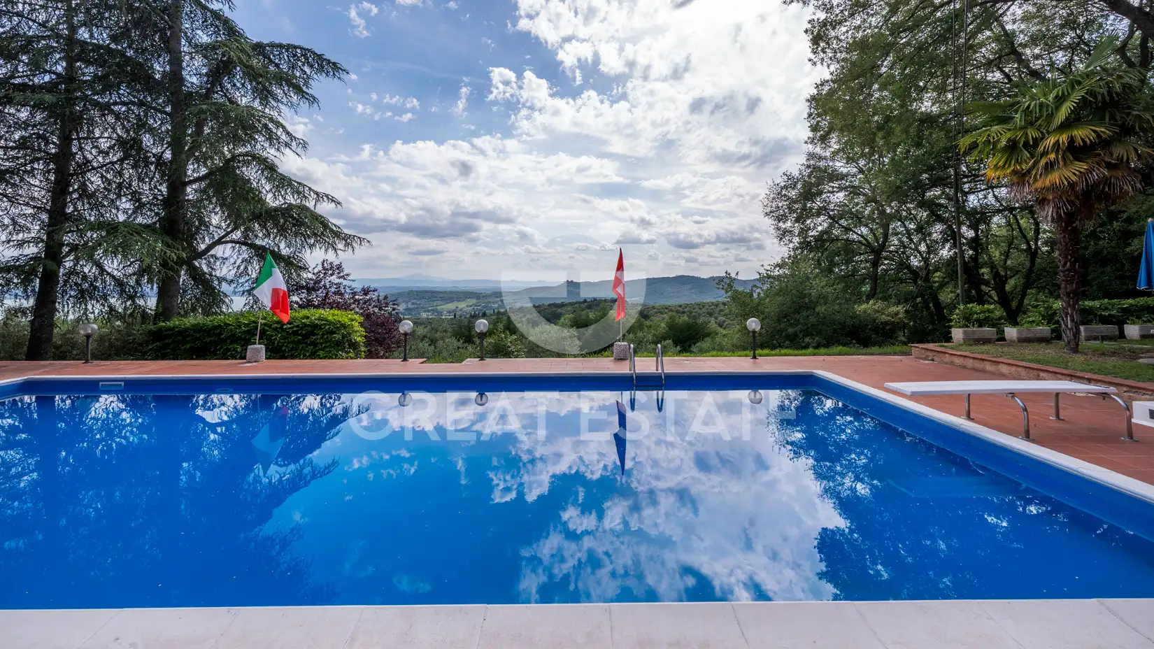 Villa 460m² in Italy, Perugia. Priced at 900000€ rent photo-13