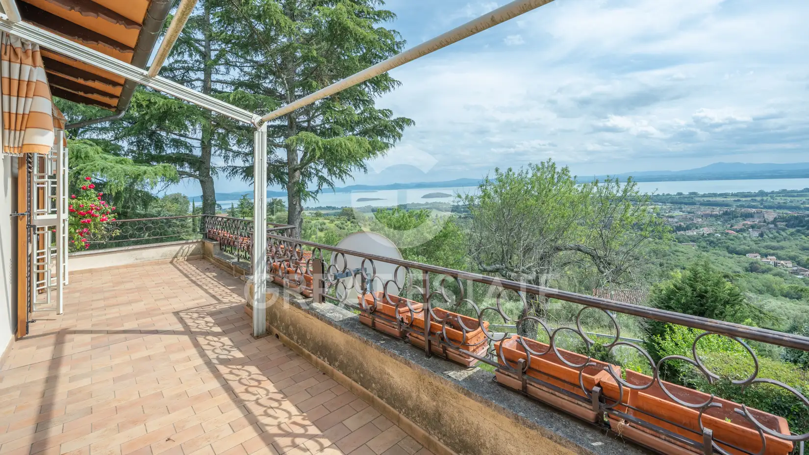 Villa 460m² in Italy, Perugia. Priced at 900000€ rent photo-14