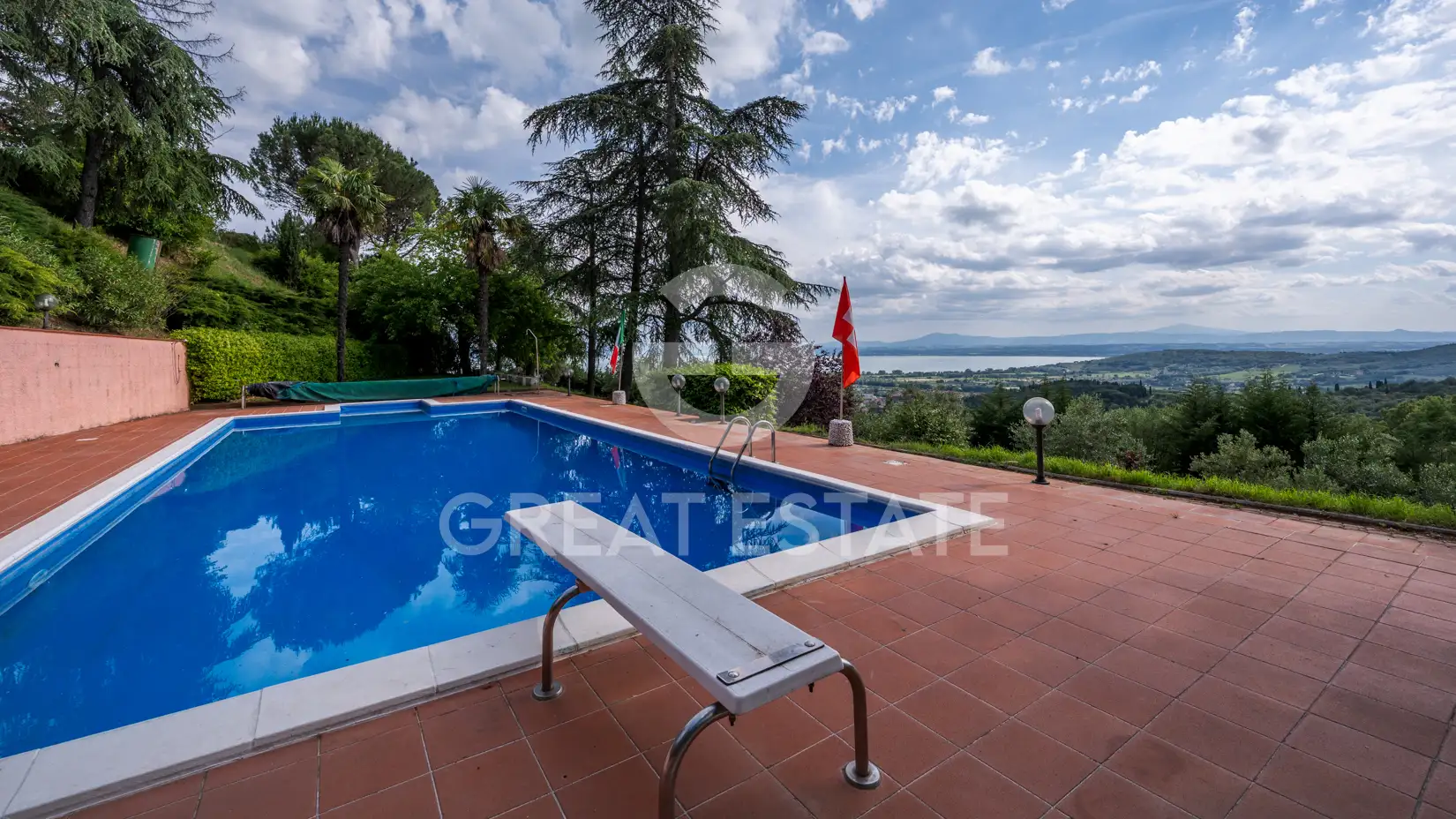 Villa 460m² in Italy, Perugia. Priced at 900000€ rent photo-15