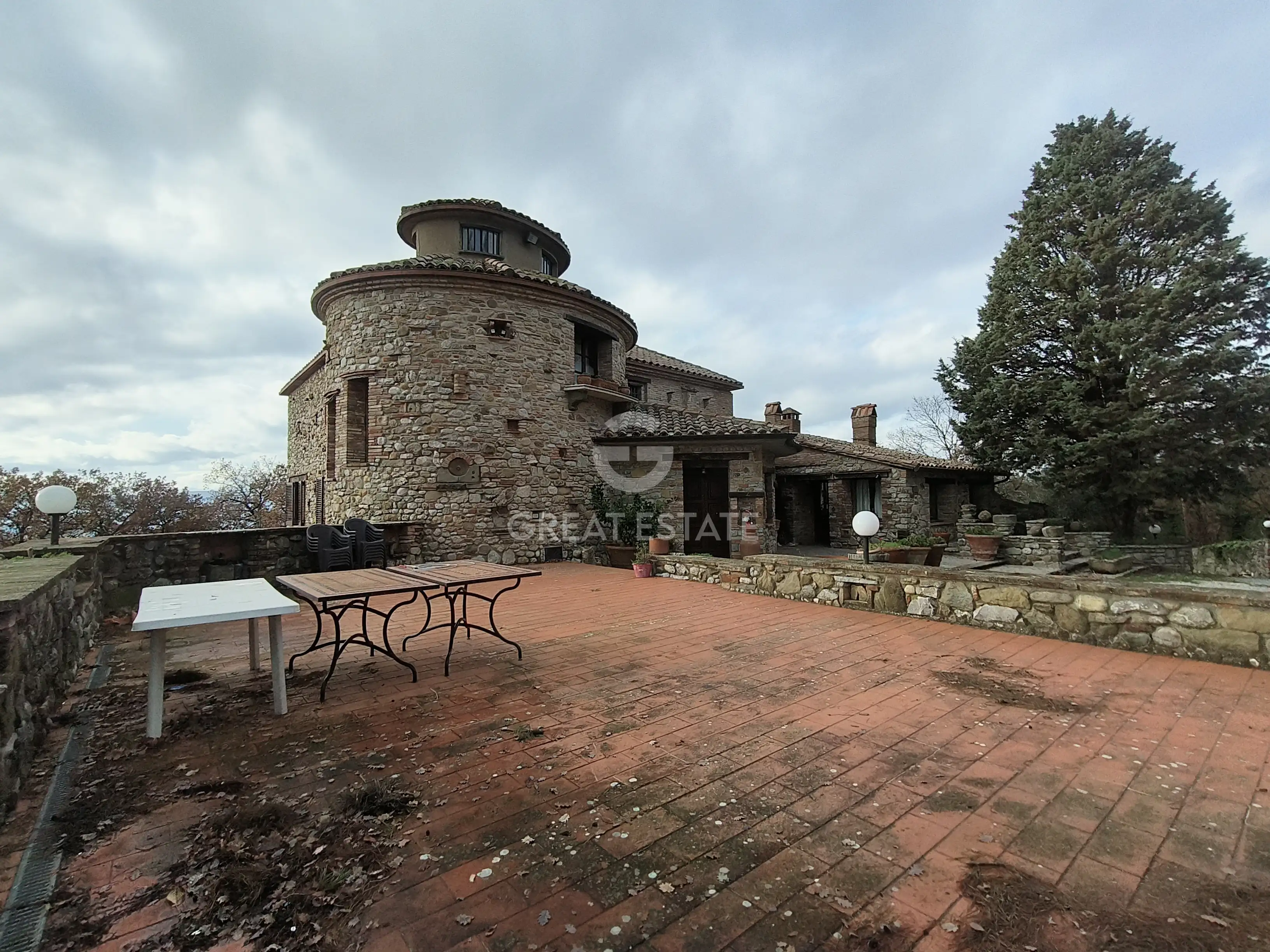 House 932m² in Italy, Terney. Priced at 900000€ rent photo-3