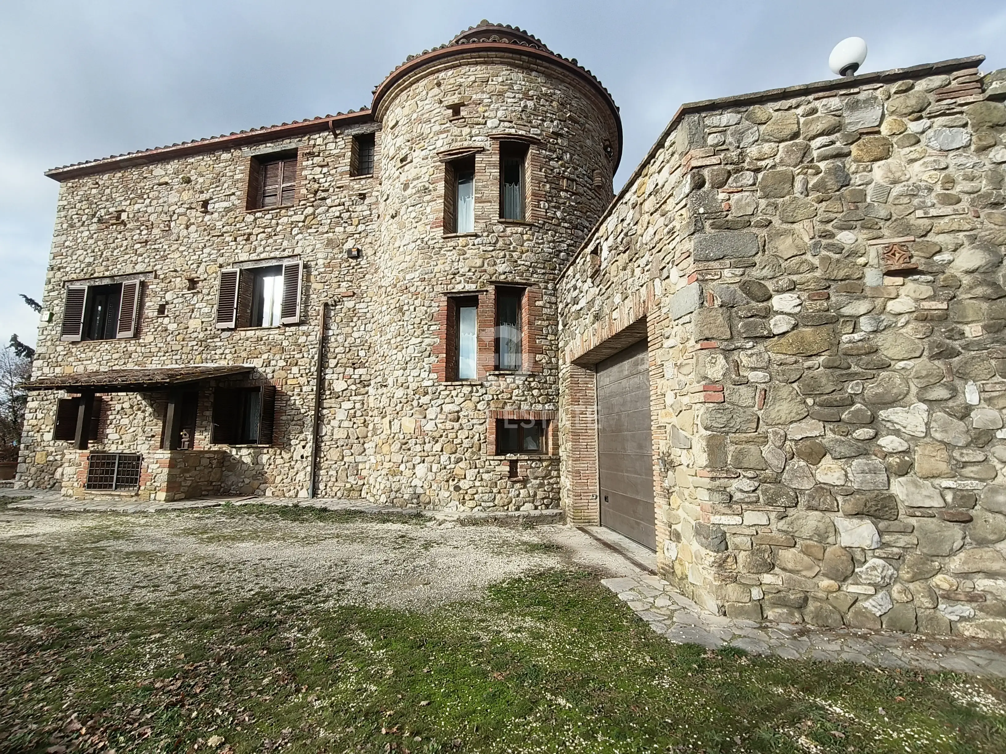 House 932m² in Italy, Terney. Priced at 900000€ rent photo-7