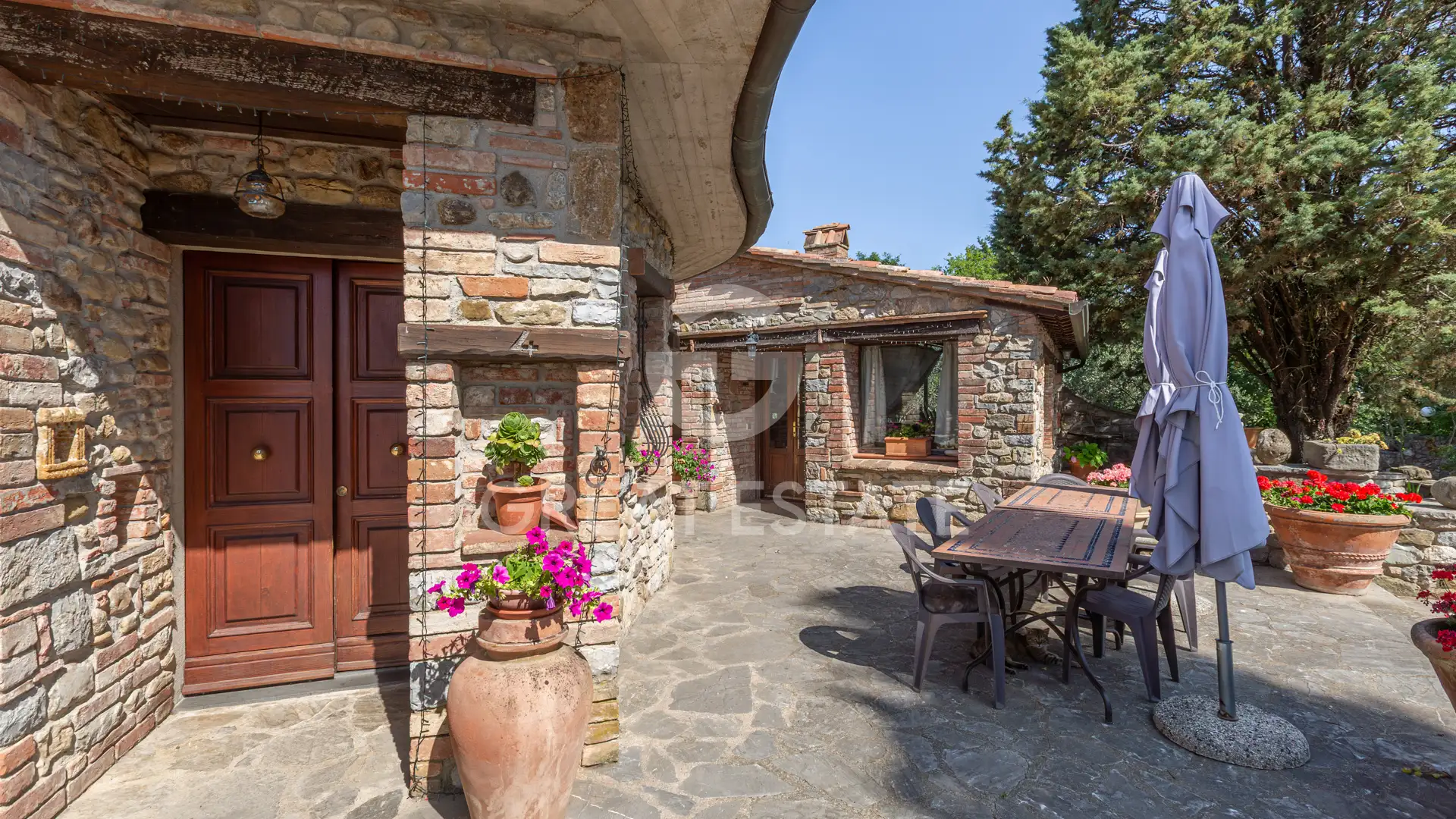 House 932m² in Italy, Terney. Priced at 800000€ rent photo-7