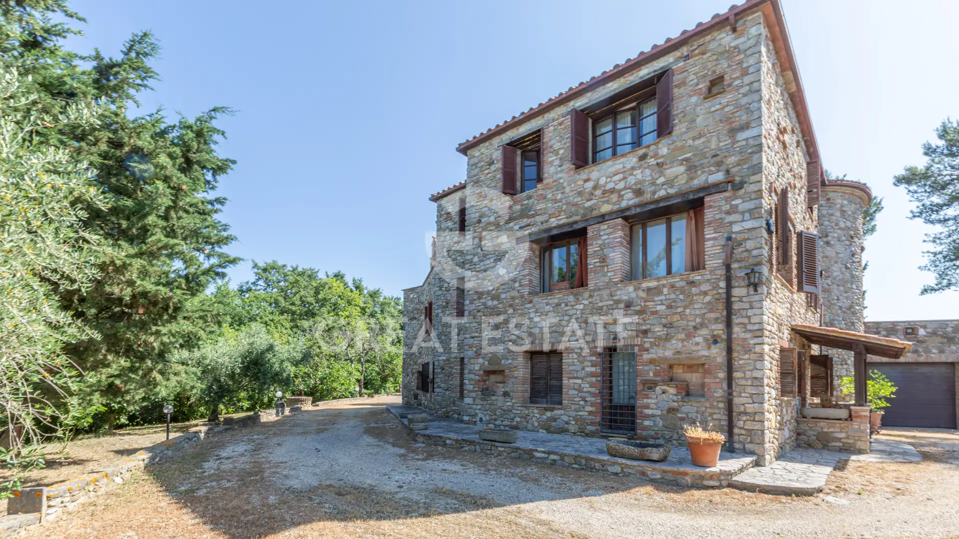 House 932m² in Italy, Terney. Priced at 800000€ rent photo-6