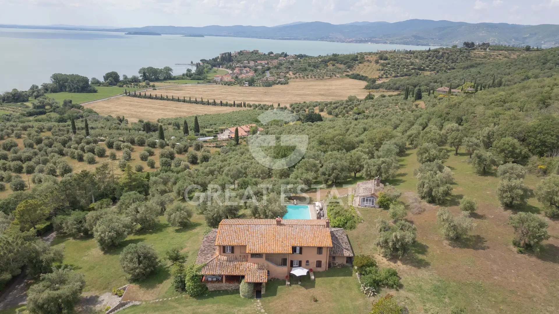 House 691m² in Italy, Perugia. Priced at 1400000€ rent photo-2