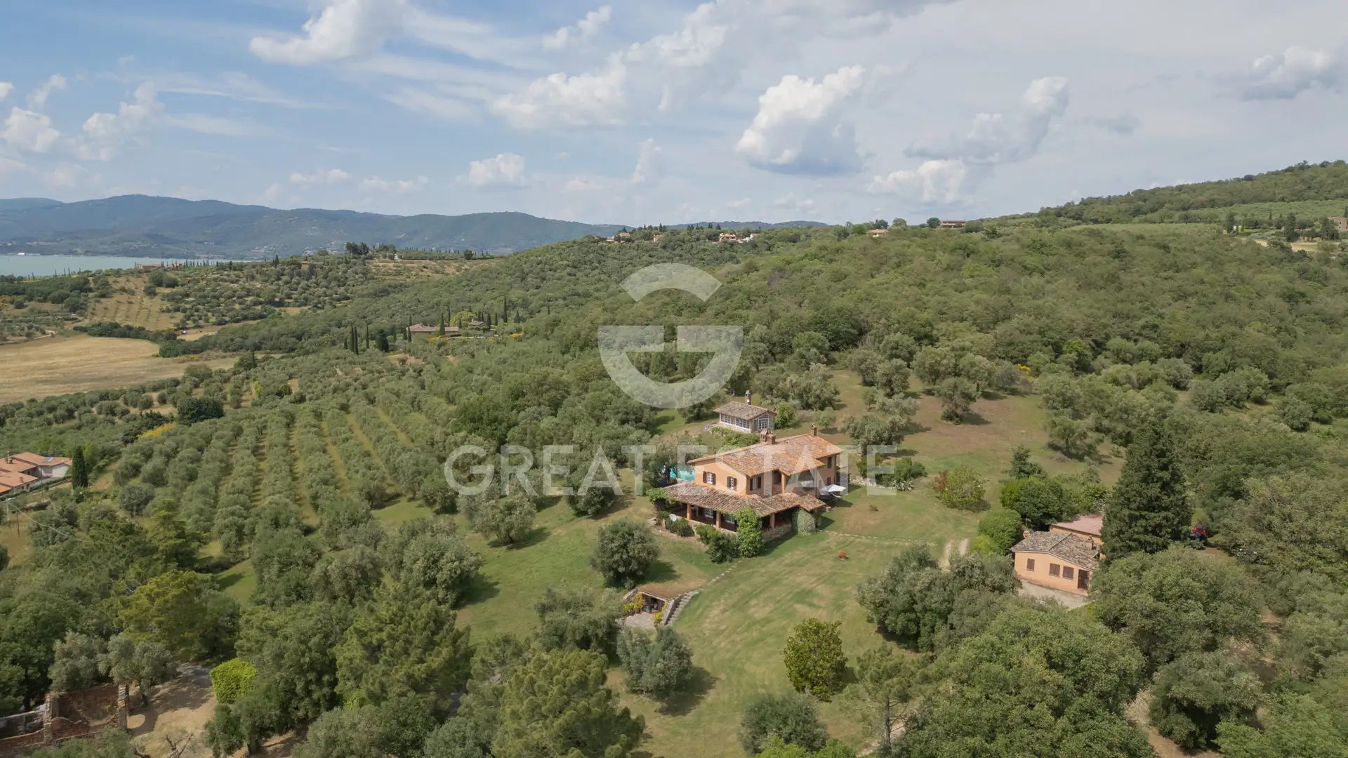House 691m² in Italy, Perugia. Priced at 1400000€ rent photo-4
