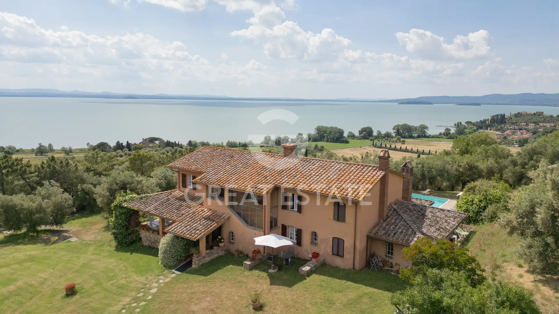 House 691m² in Italy, Perugia. Priced at 1400000€ rent photo-6