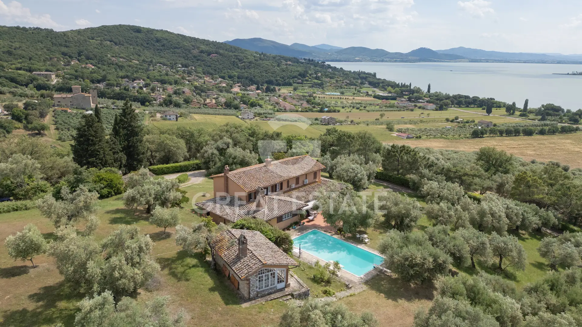 House 691m² in Italy, Perugia. Priced at 1400000€ rent photo-7
