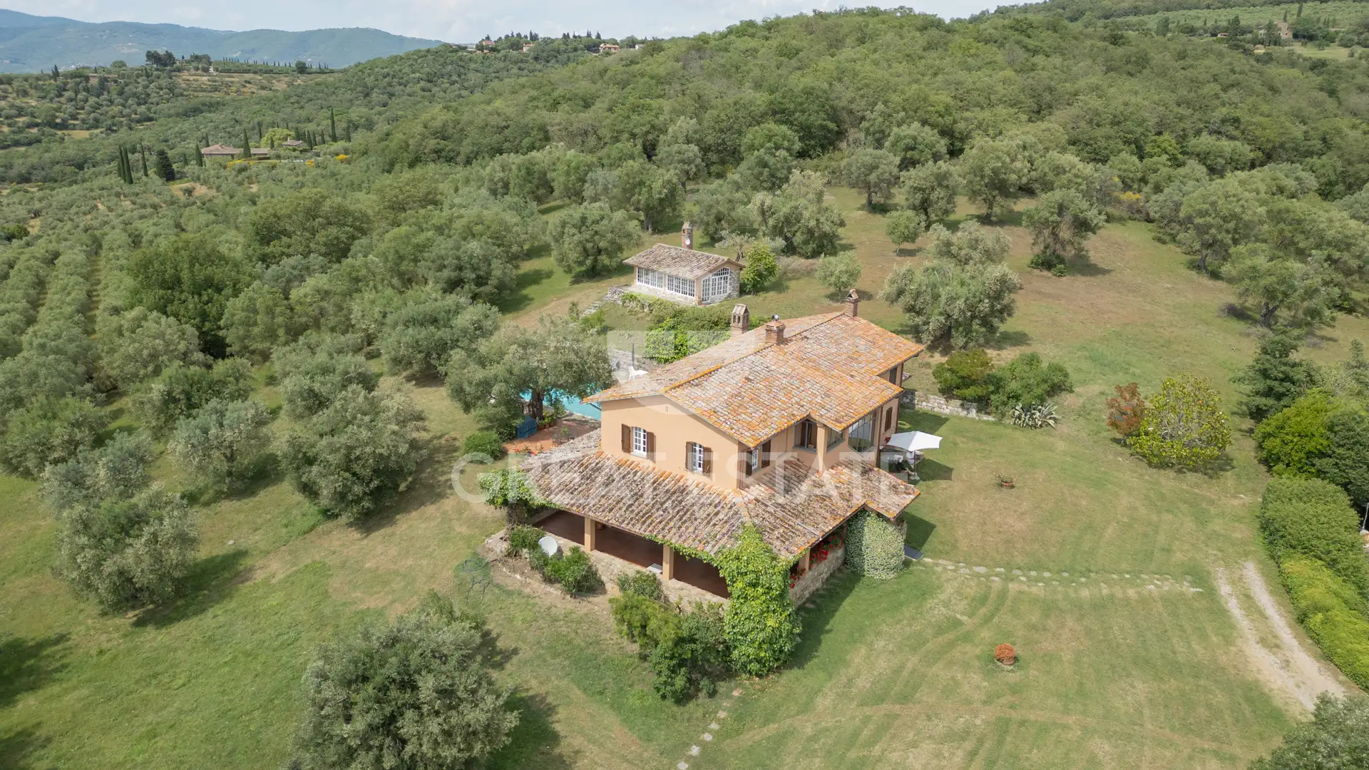 House 691m² in Italy, Perugia. Priced at 1400000€ rent photo-8