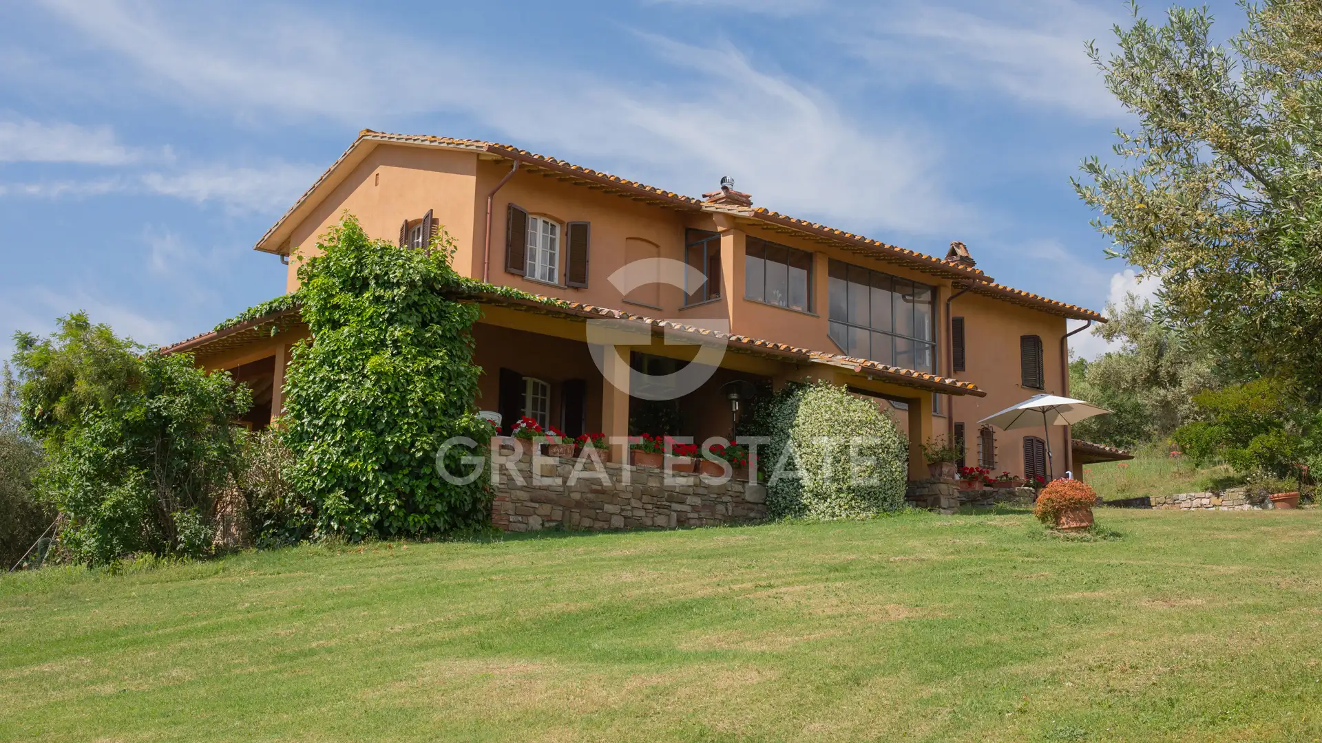 House 691m² in Italy, Perugia. Priced at 1400000€ rent photo-12