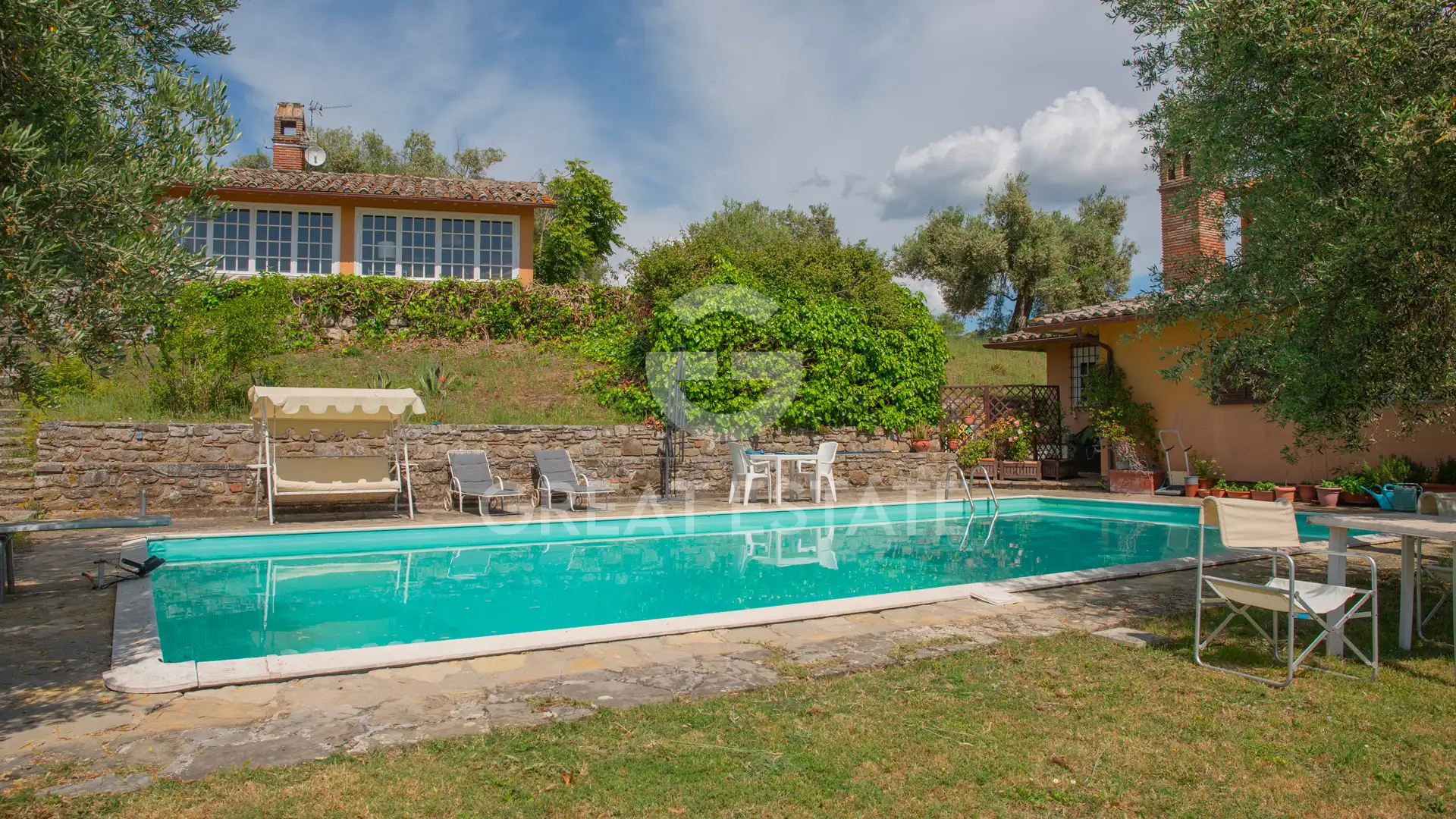 House 691m² in Italy, Perugia. Priced at 1400000€ rent photo-14