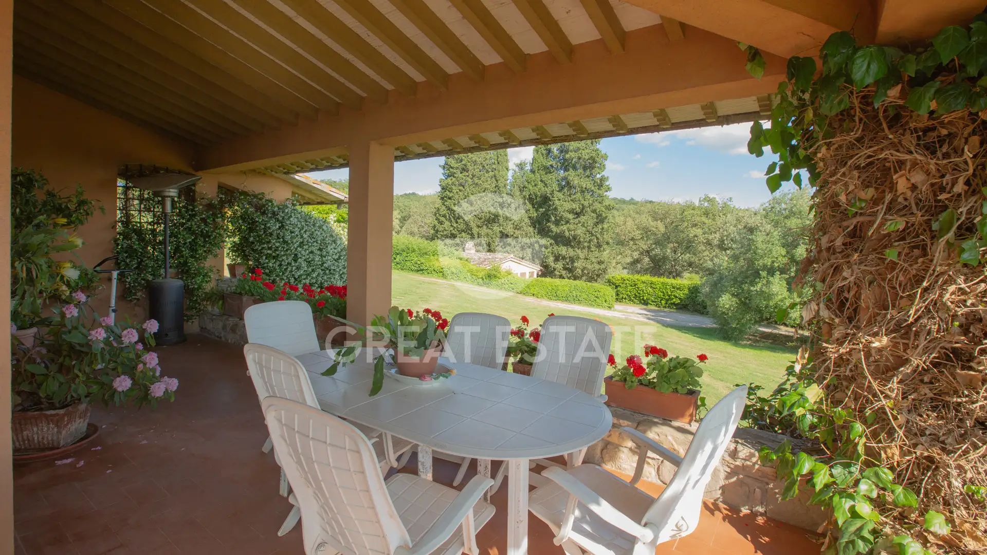 House 691m² in Italy, Perugia. Priced at 1400000€ rent photo-15