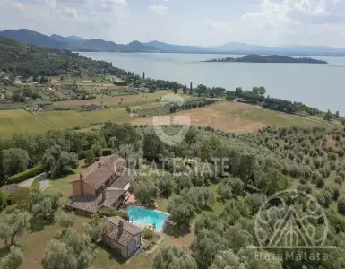 Buy in Italy for 1400000€