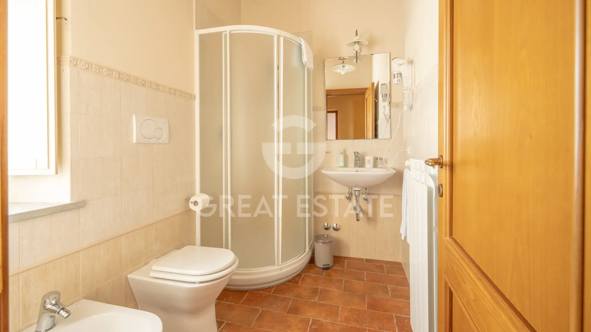 House 738m² in Italy, Arezzo. Priced at 1750000€ rent photo-14