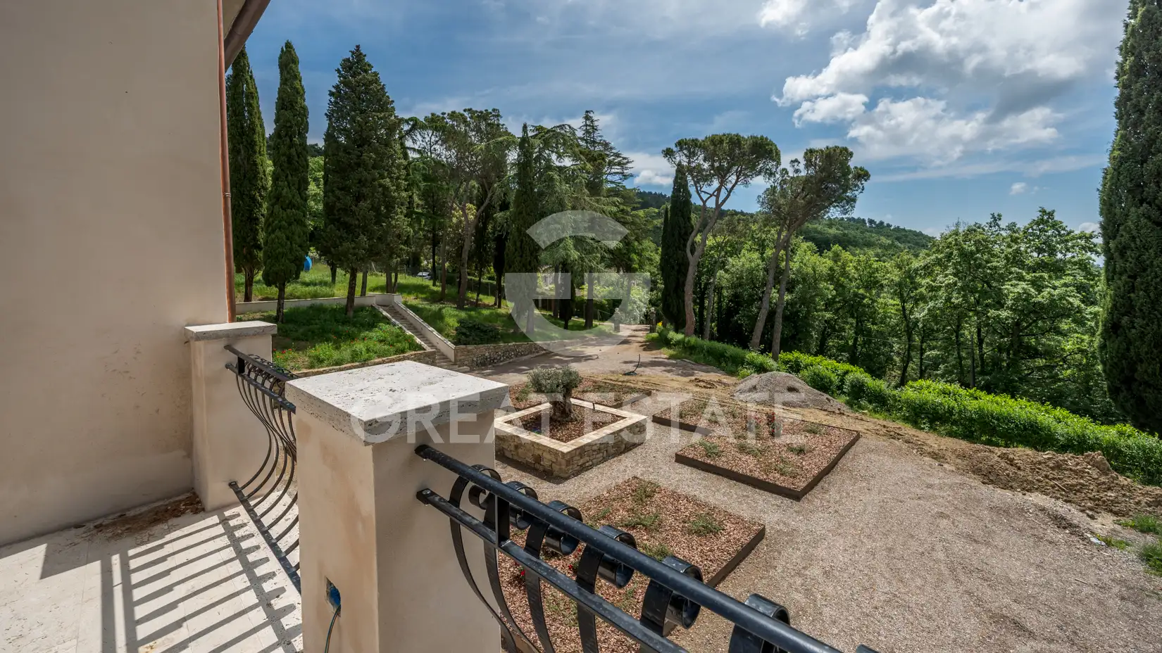 Villa 595m² in Italy, Perugia. Priced at 2400000€ rent photo-6