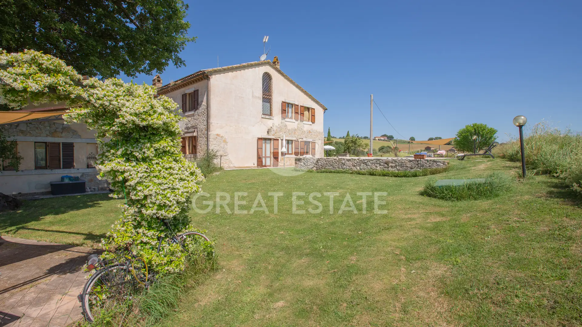 House 367m² in Italy, Terney. Priced at 450000€ rent photo-11