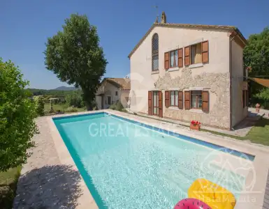 Buy in Italy for 450000€