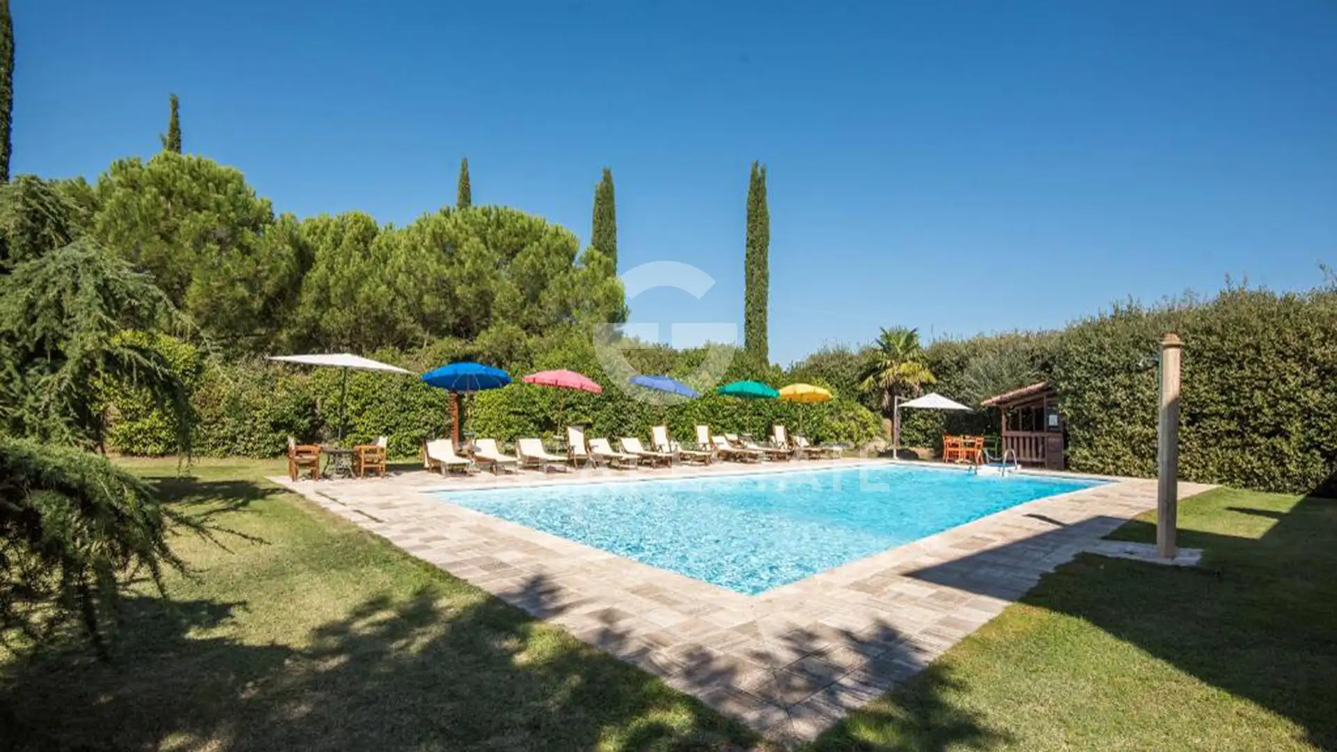House 1211m² in Italy, Siena. Priced at 2850000€ rent photo-3