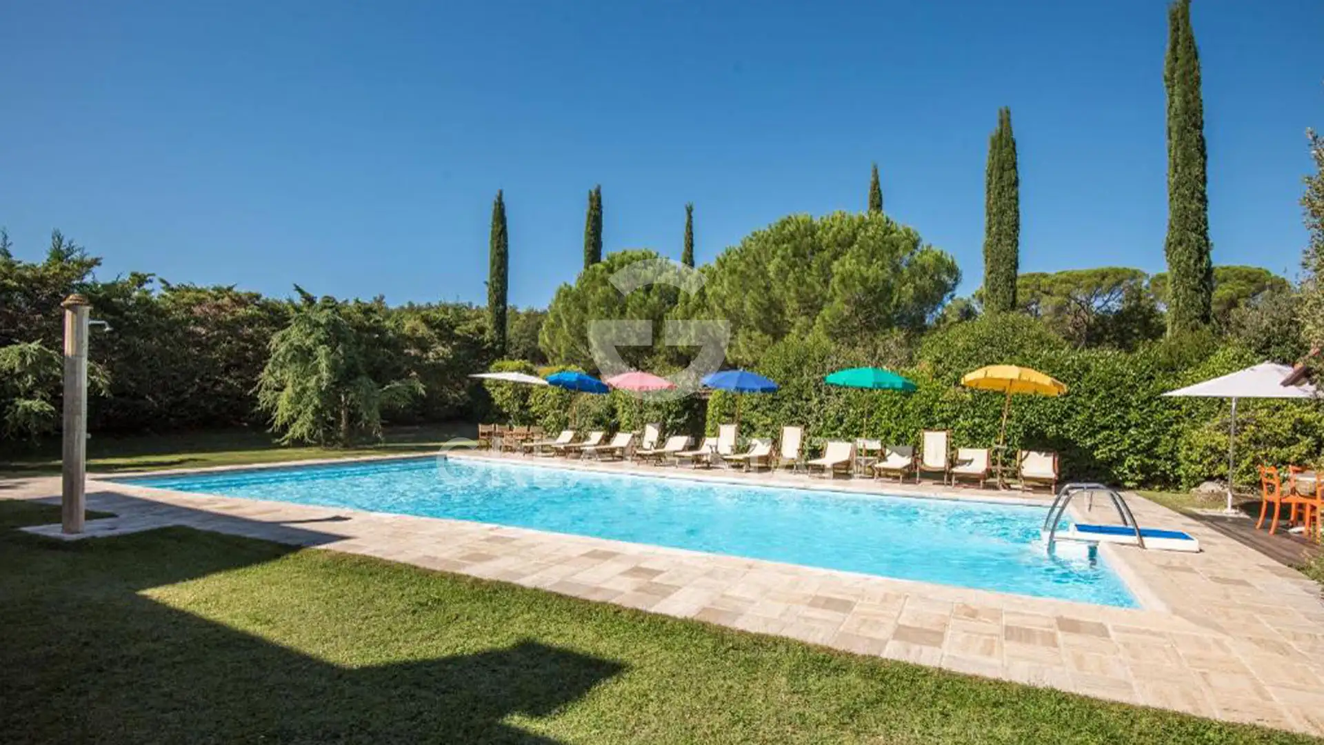 House 1211m² in Italy, Siena. Priced at 2850000€ rent photo-5