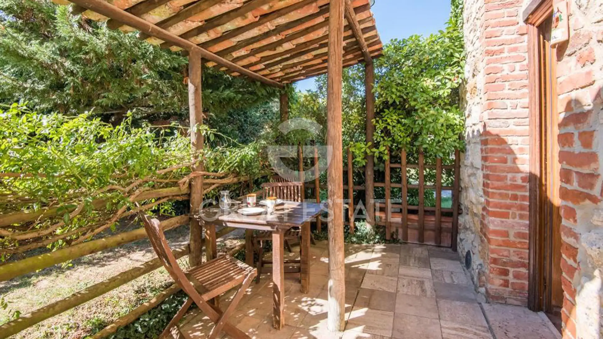 House 1211m² in Italy, Siena. Priced at 2850000€ rent photo-12