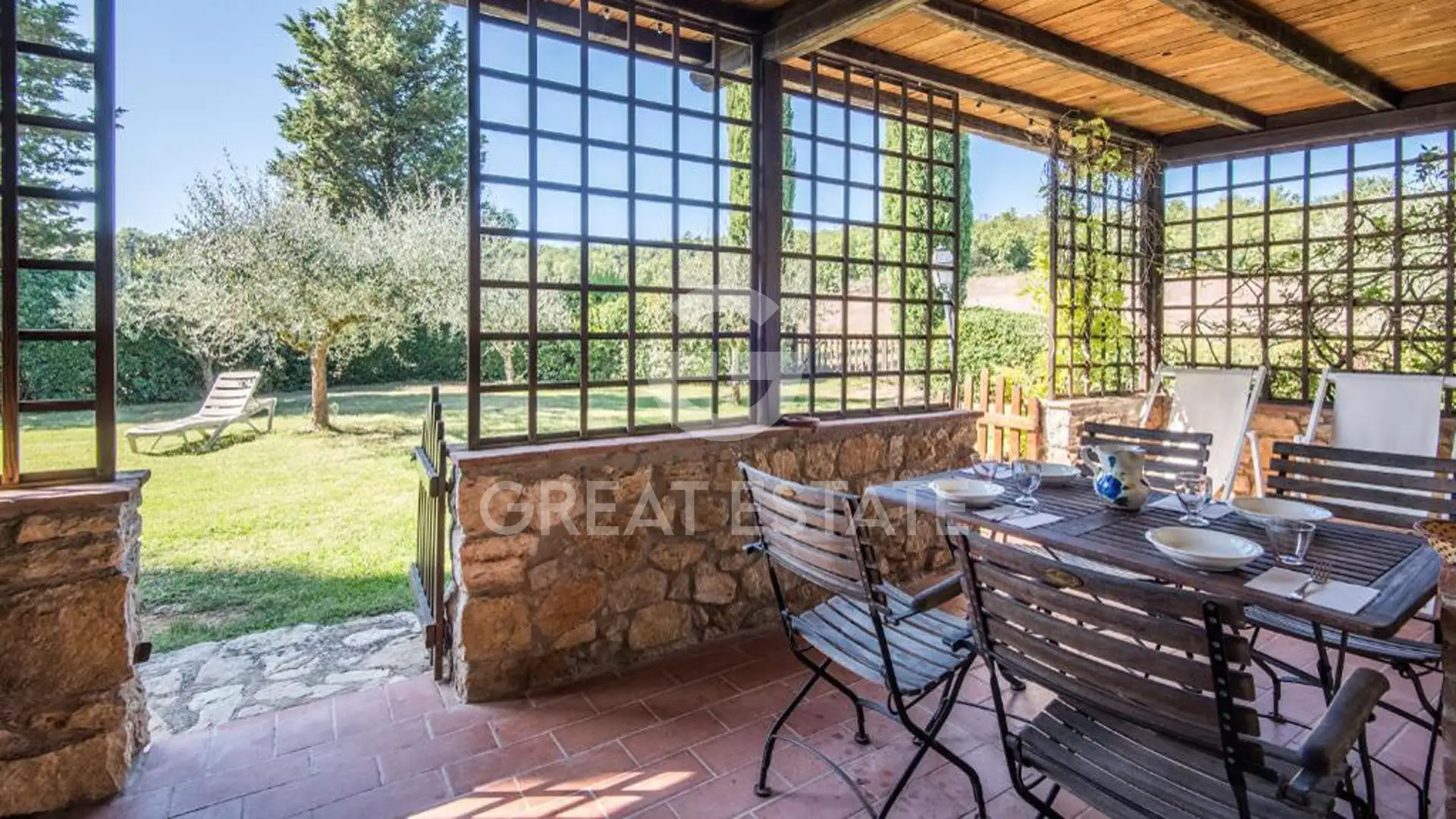 House 1211m² in Italy, Siena. Priced at 2850000€ rent photo-13