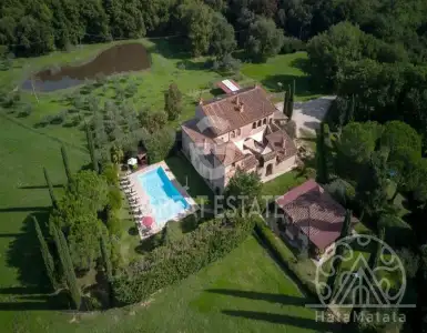 Buy in Italy for 2850000€